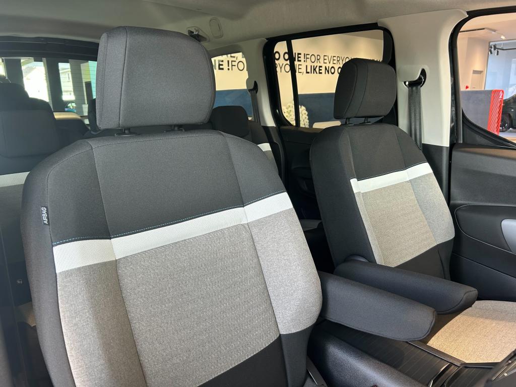 NEW　BERLINGO　紹介