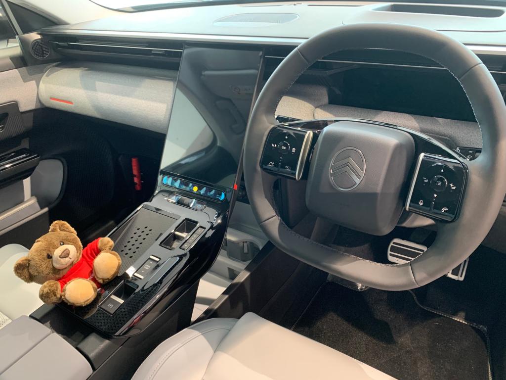 NEW C5 AIRCROSS｜徹底調査【別格の内装 編】