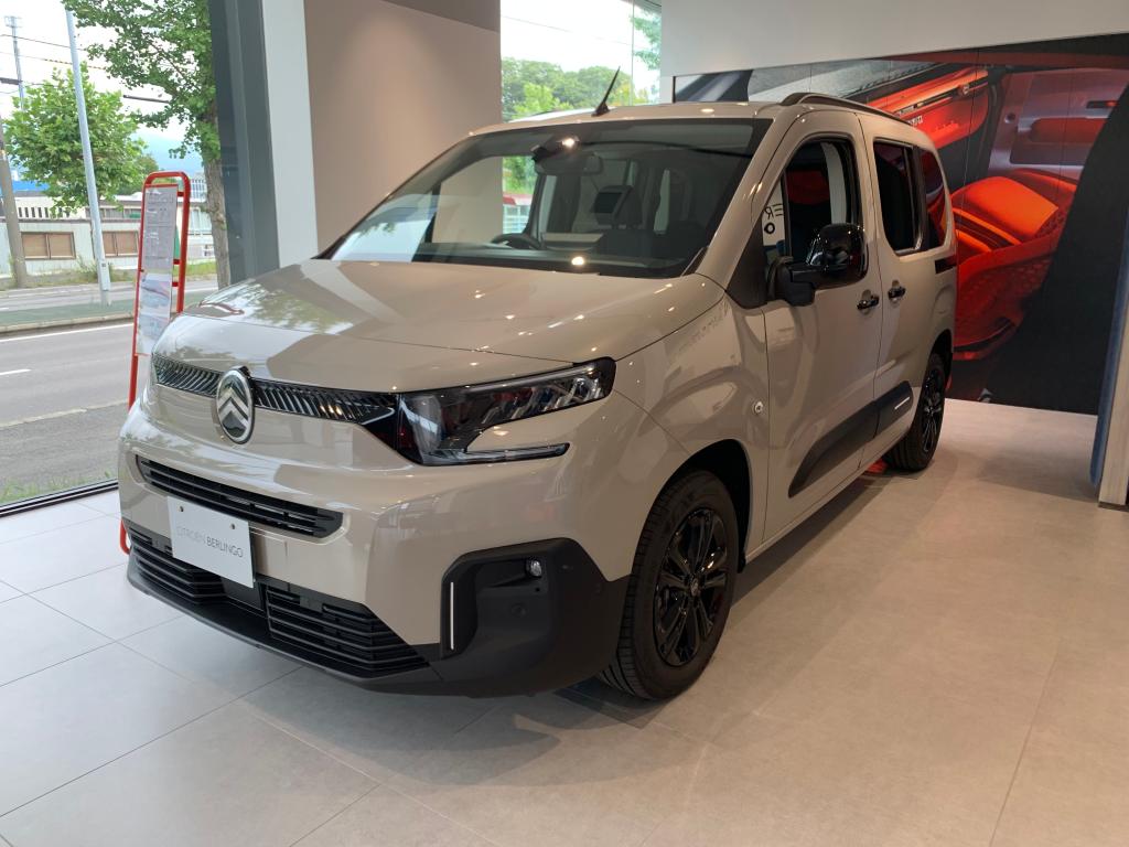 待望の人気色が復活！新しい展示車をご紹介します！